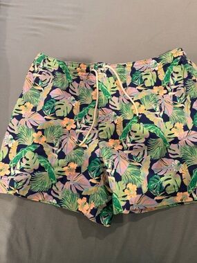 chubbies Men’s 5.5” inseam XL Navy Tropical Leaf Print Shorts